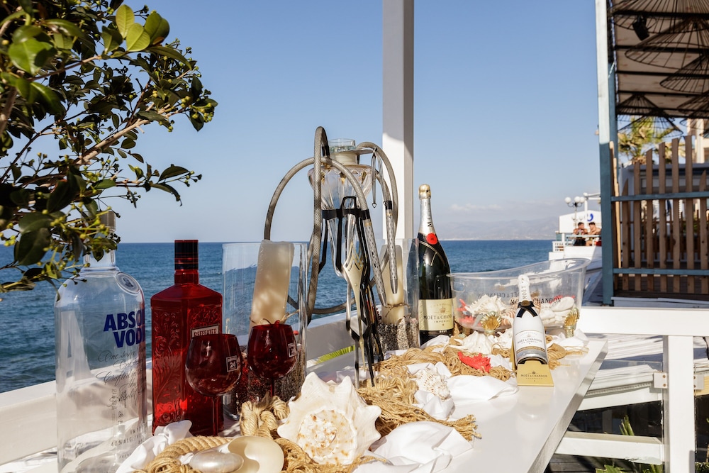 Kahlua Sea View Suites - Adults Only