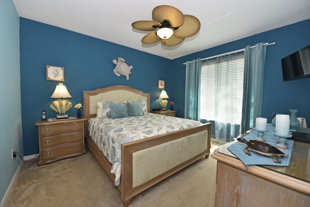 318 Watersong House 5 Bedroom by Florida Star