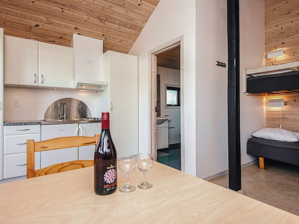5 Person Relaxing Holiday Park Home in Ronde