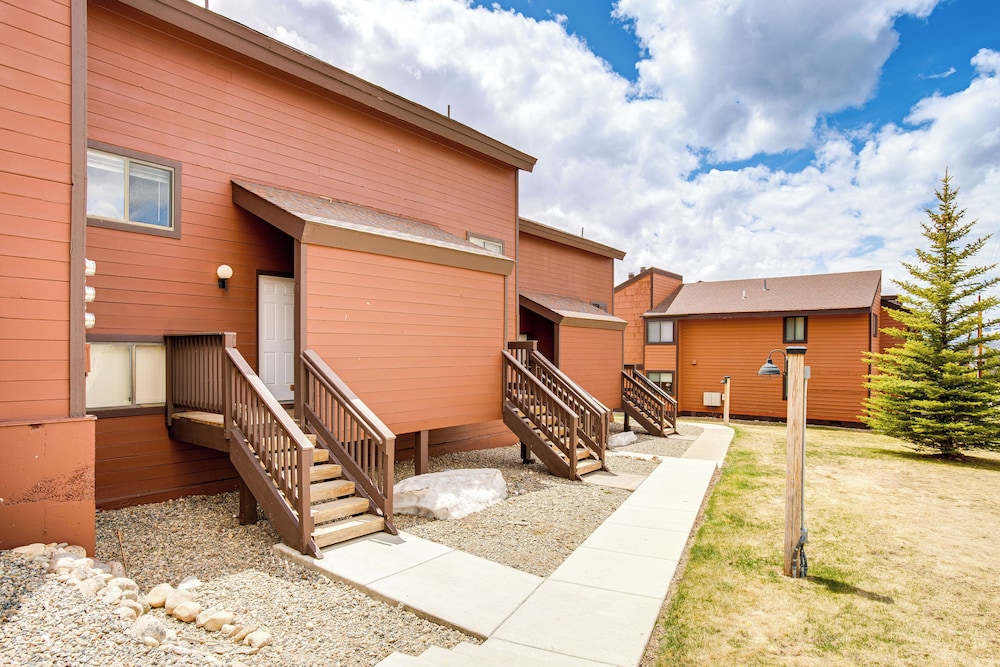 Fraser Mountain Retreat w/ Resort Amenities!