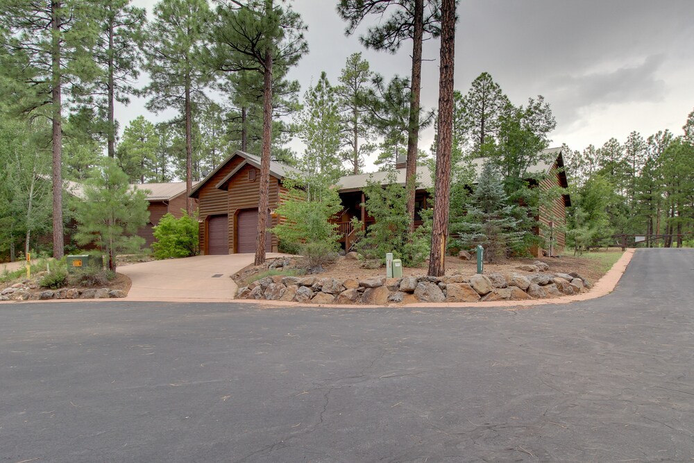 Furnished Deck & Grill: Wooded Torreon Cabin view 4