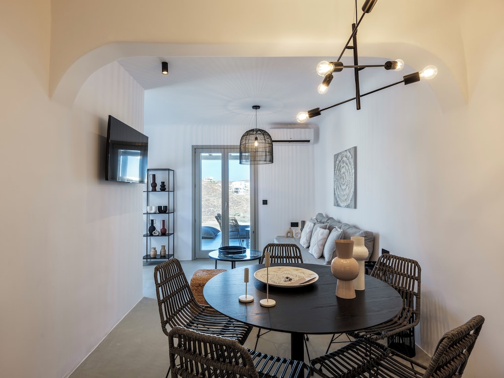 Mykonist Merchia Beach Villas & Suites