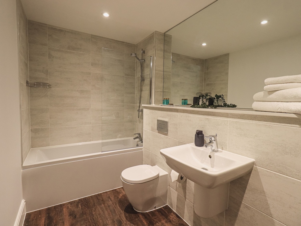 The Wilfred Suite Stone Cross Mansion