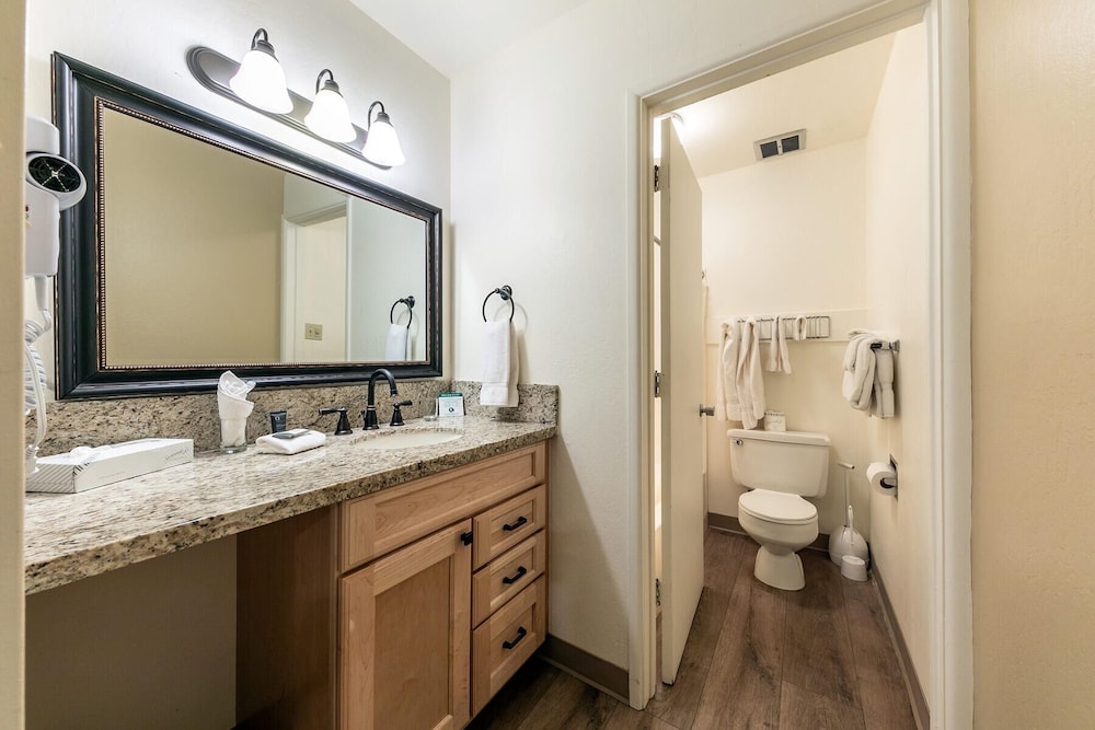 213 Bldg B 1 Bedroom Condo