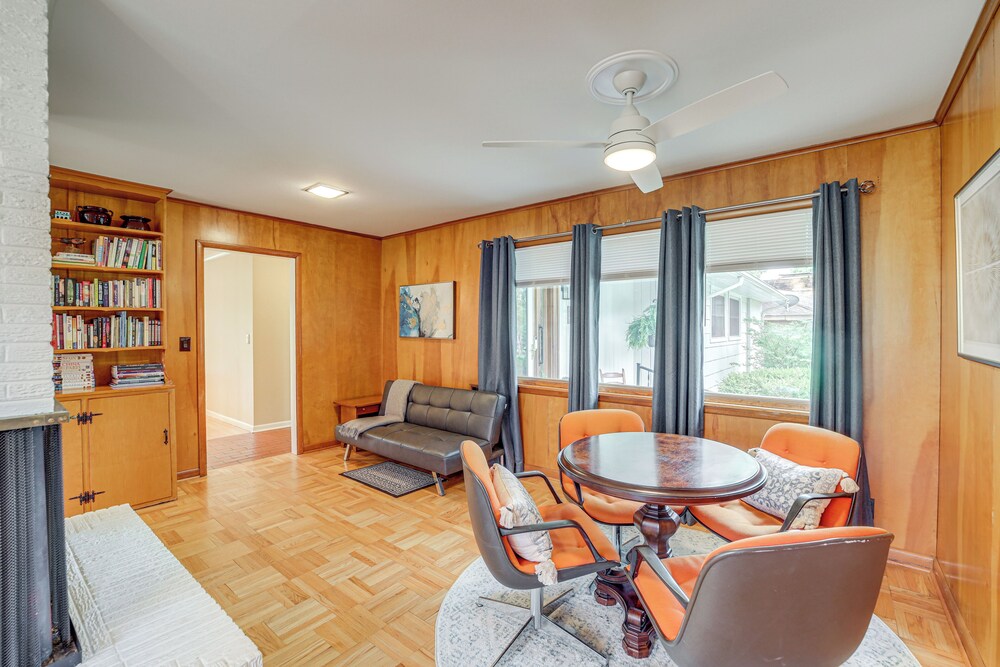 6 Mi to Dtwn: Waterfront Home in Tulsa!