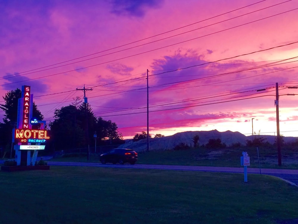 Sara Glen Motel