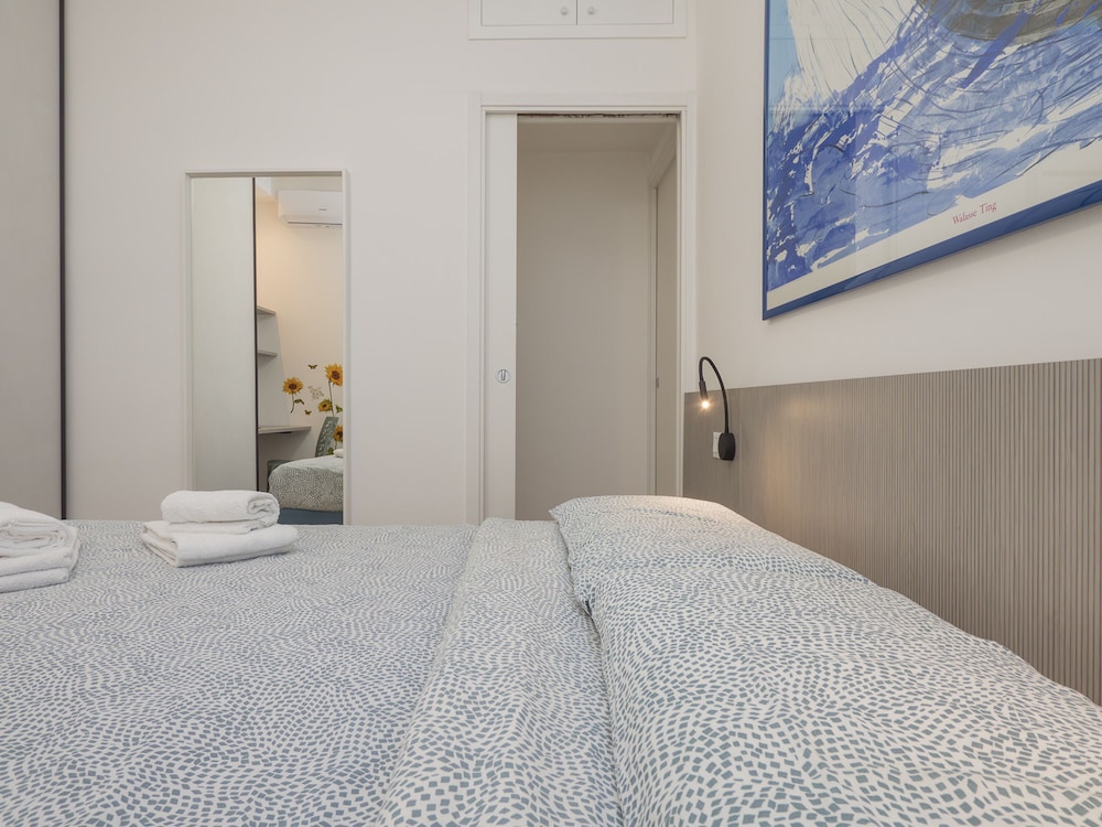 Varanini - Modern 1 bdr Apartment Loreto Area