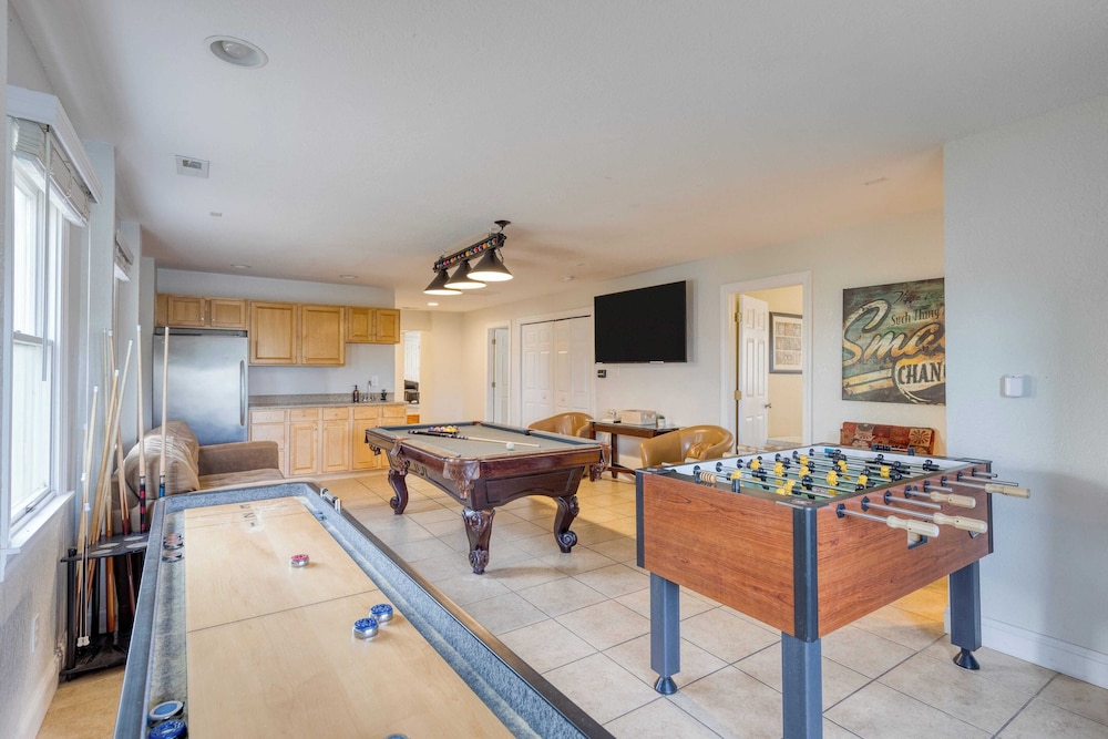 Sleeps 28 Beachfront w/ Pool, Hot Tub, Game Room Atlantic Watch by Avantstay