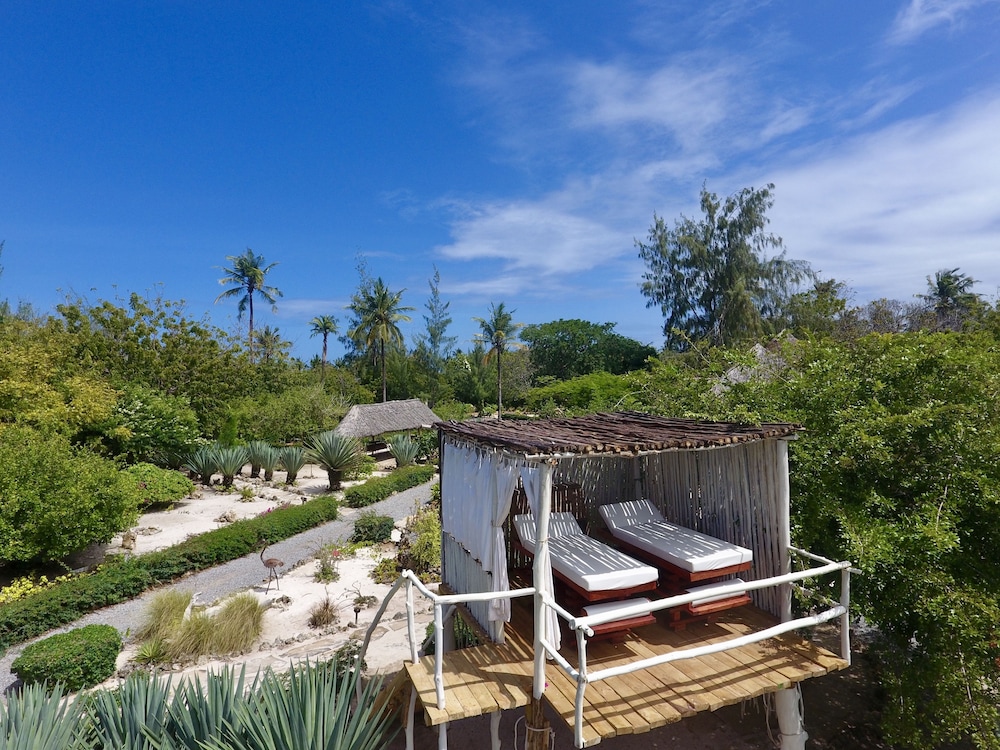 Rock and Sea Resort
