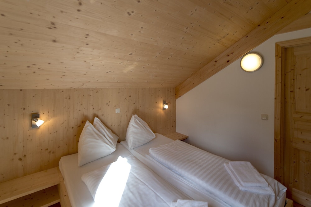Appealing Chalet With hot tub