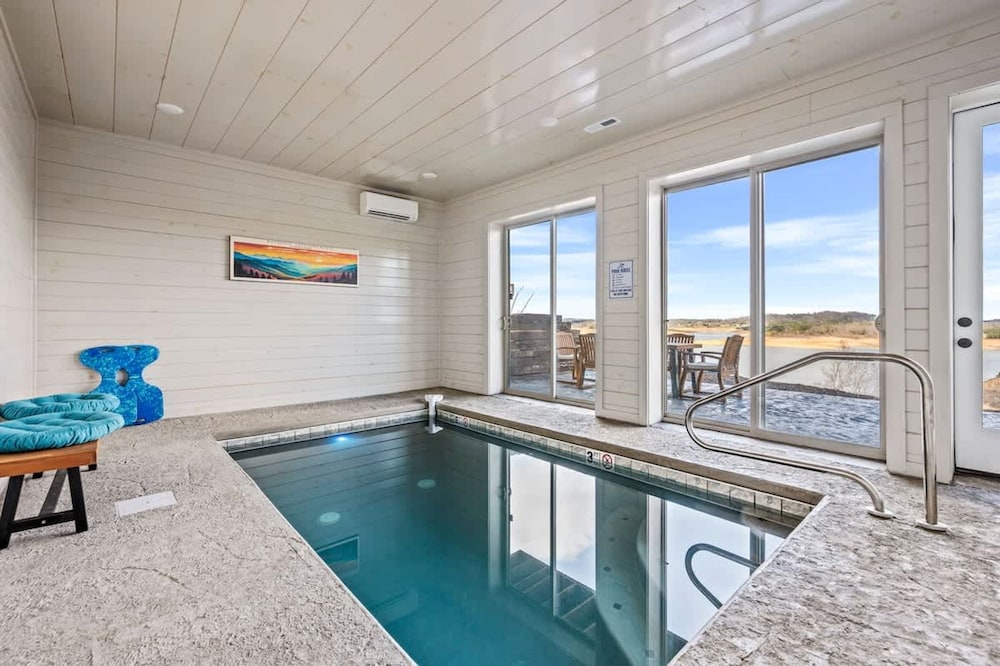 NEW Lake Cabin Sleeps 14 Indoor Pool Hot Tub