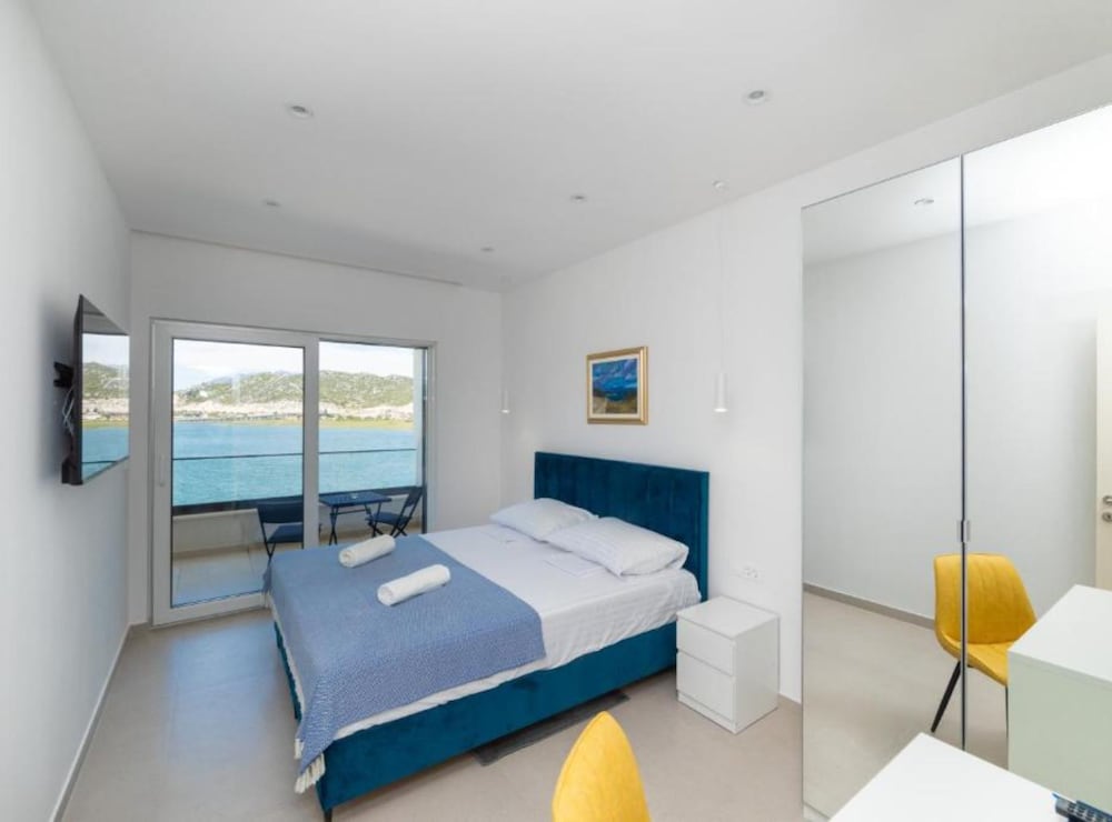 Luxury Villa Navis