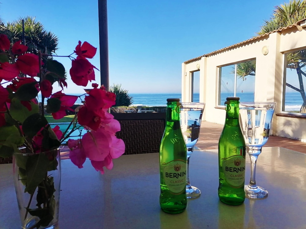 Hotel Southern Comfort - On the Pool - Image 1