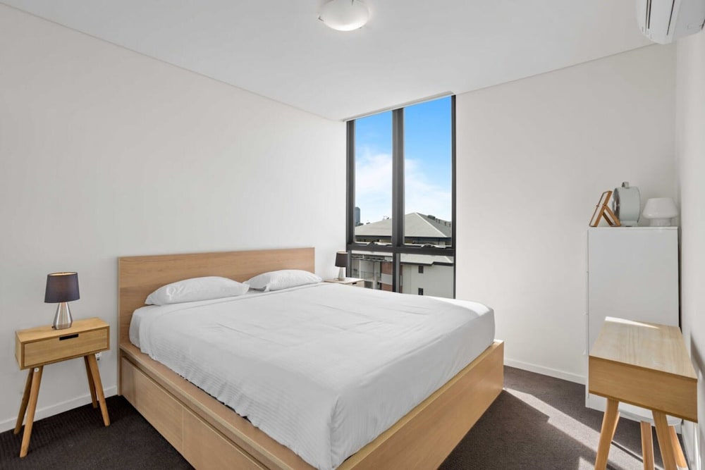 Spaciously Bright 1-bed Apartment