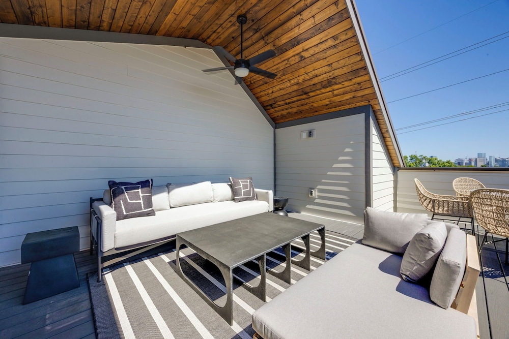 Elevate - Modern Luxury - Stunning City Views