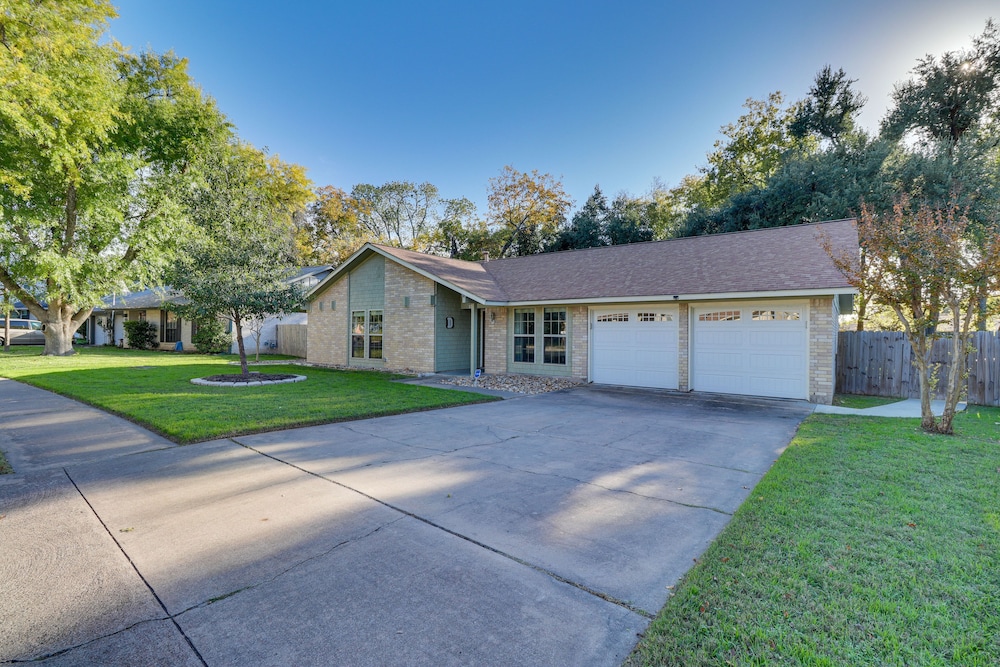 Texas Retreat w/ Patio, Fireplace & Fenced-in Yard view 2