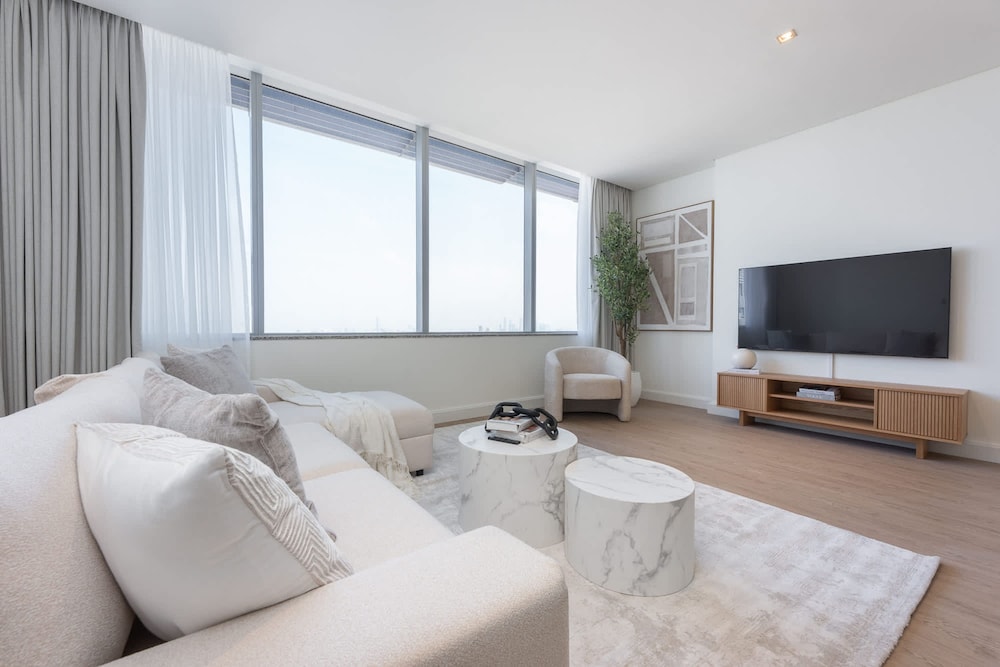 Sky Garden s Magnificent 1 Bedroom Apartment Perfect for 4