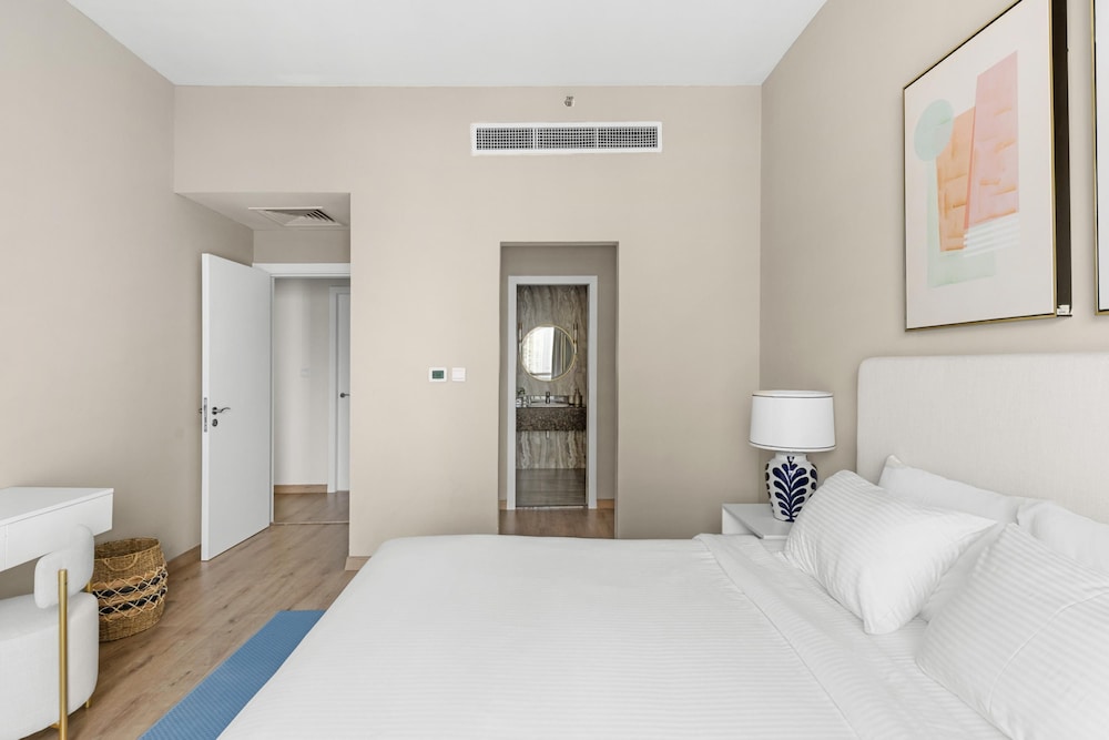 2BR Escape With Panoramic Marina Views in JBR
