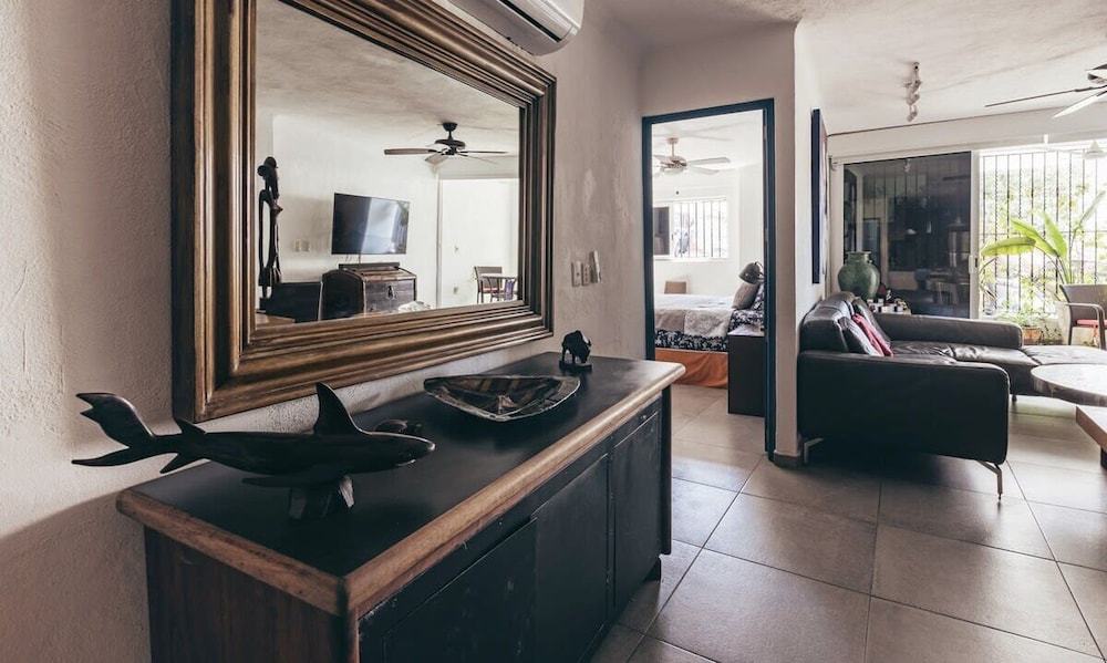 Cozy 2BR King Beds - Rooftop Pool - Fast Wifi
