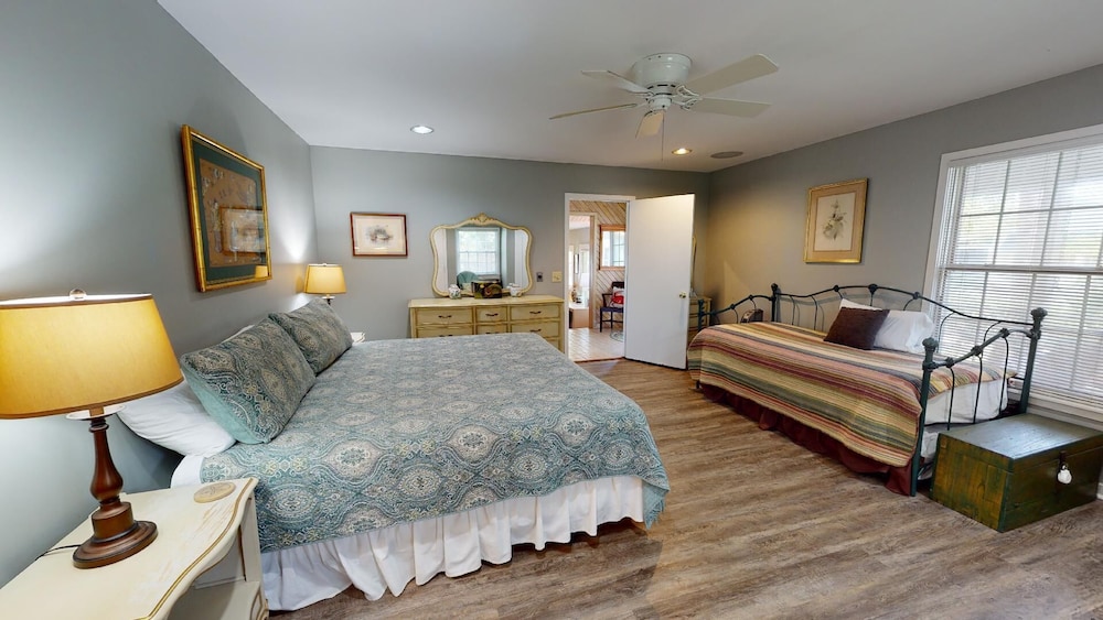 1111 2nd Avenue by Tybee Vacation Rentals