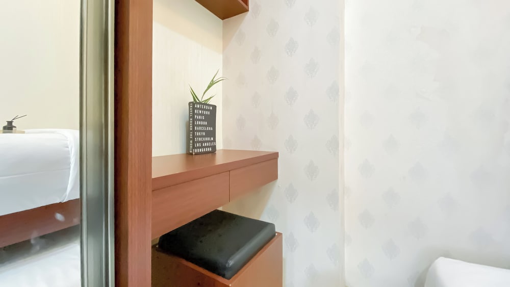 Strategic And Homey 2Br Green Pramuka Apartment