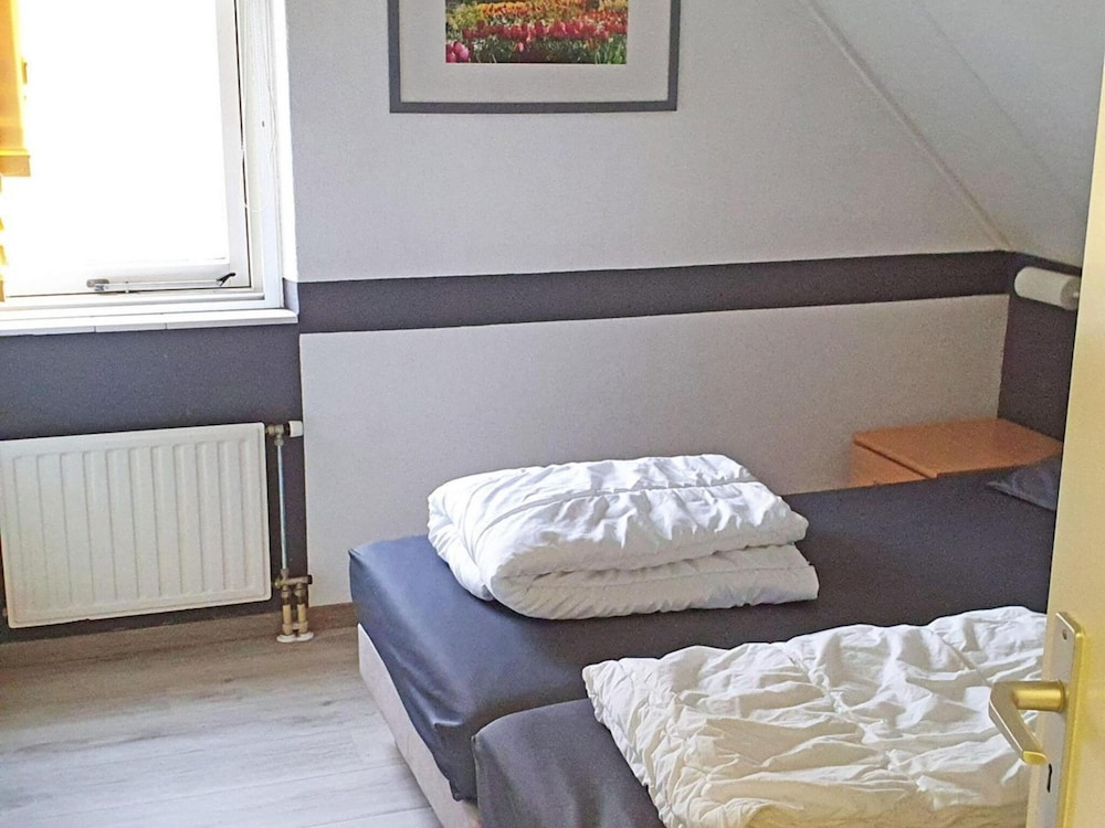 Bungalow in Breskens Near Lighthouse & Beach