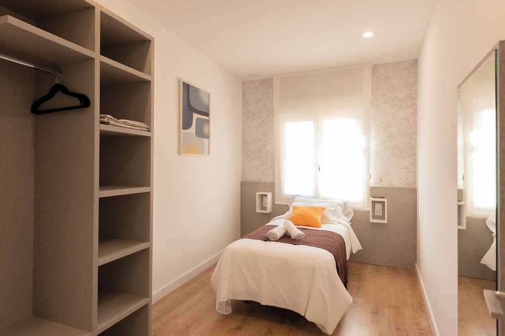ALAIA ROOMS