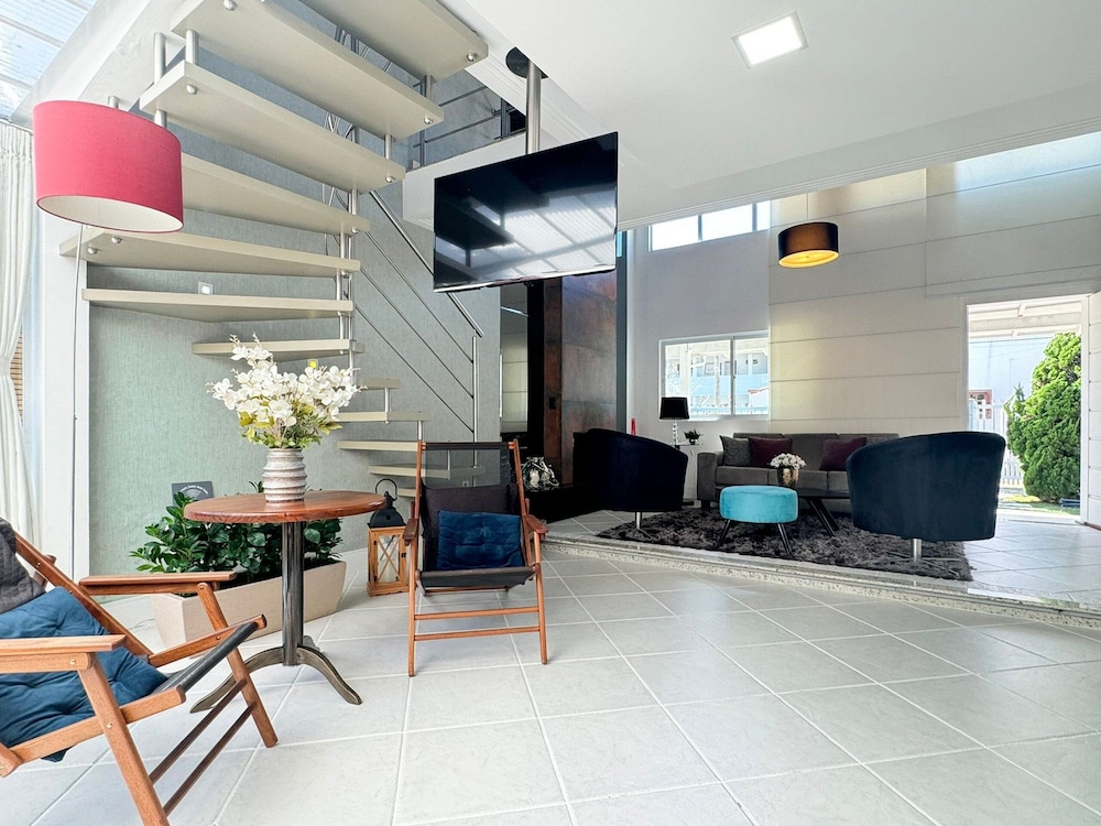 Casa Moderna e Aconchegante