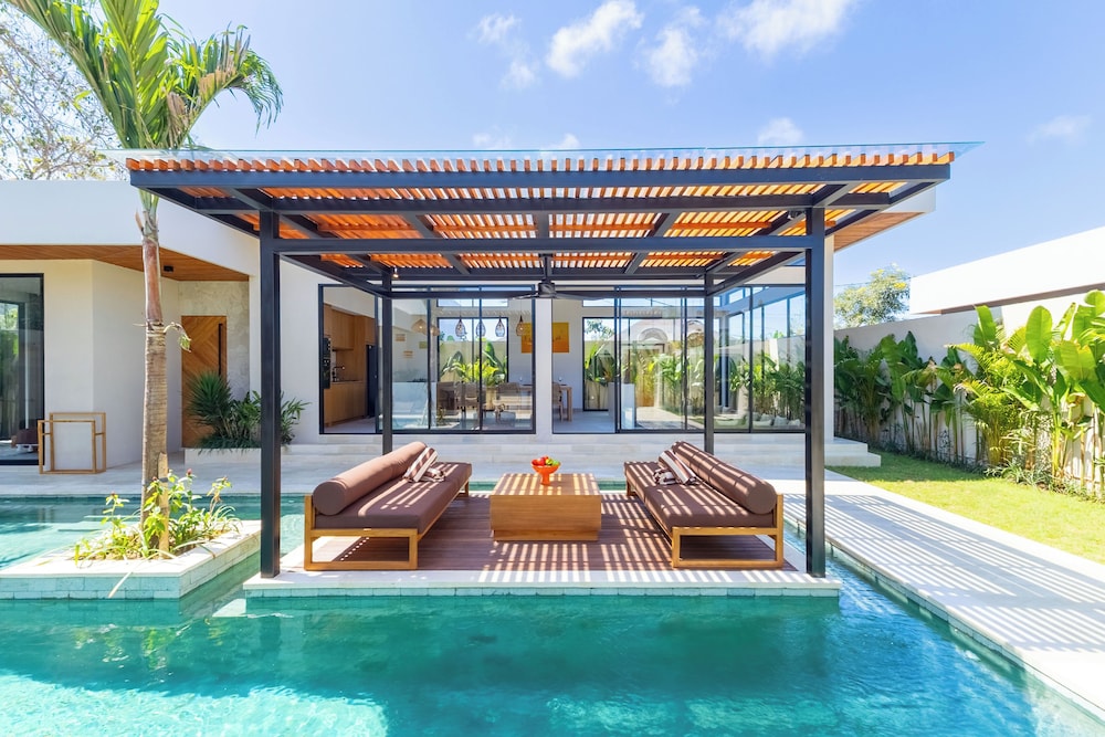 Villa Linaria by Pertama Management