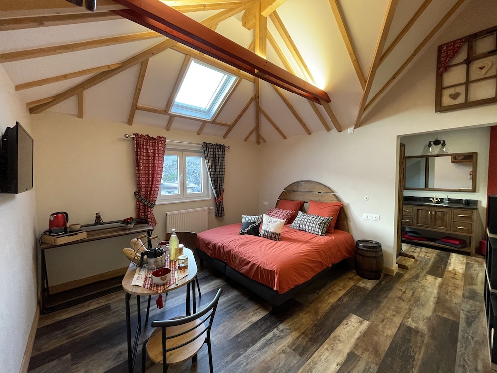 Photo 8