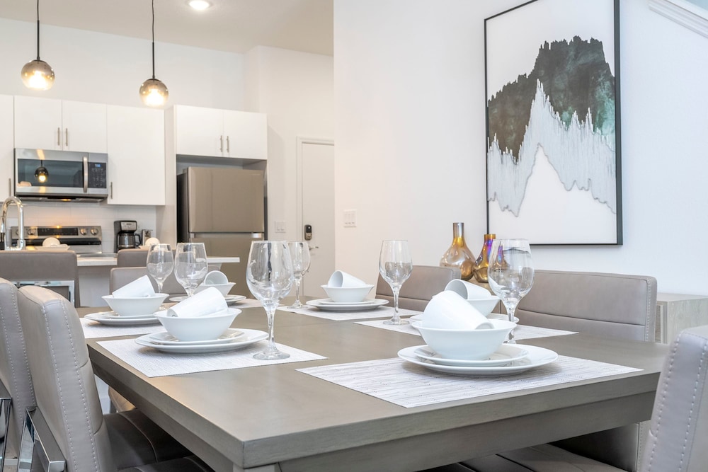 Brand new 4 Bed With Loft Villa for all