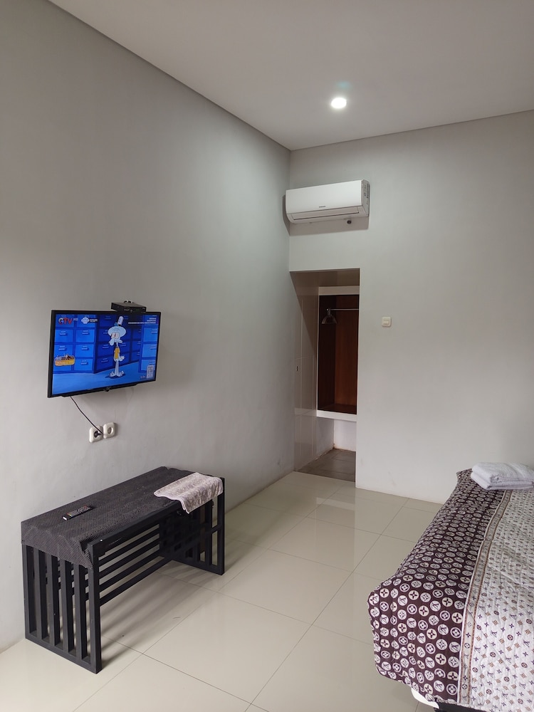 Tulip Guest House & Cafe