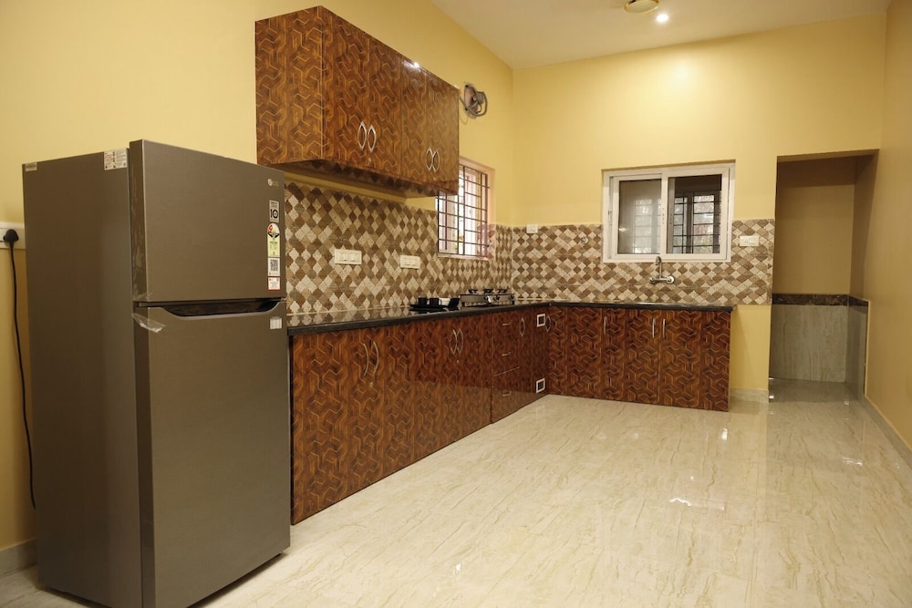 Sree Sri Residency ECR