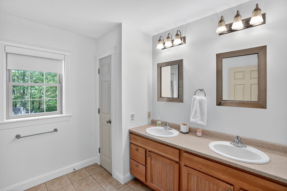 Gray Woodland Escape Golf, Pool & Cinema 5 Bedroom Home