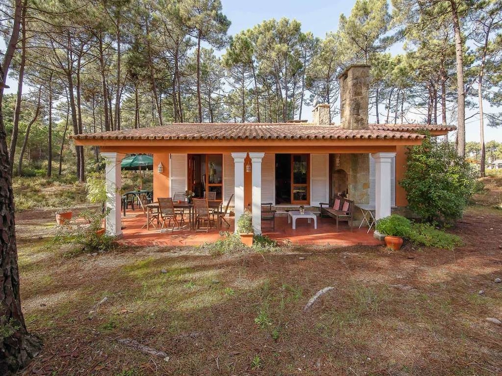 Aroeira Golf and Beach Cottage by Host-Point