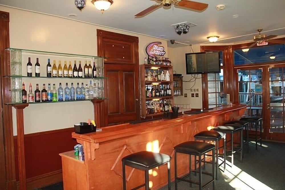 Irwin Street Inn