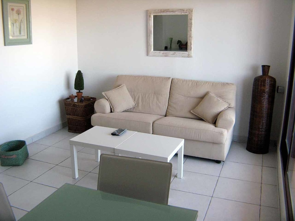 Apartamento Jardines en Vera con terraza — hotel room