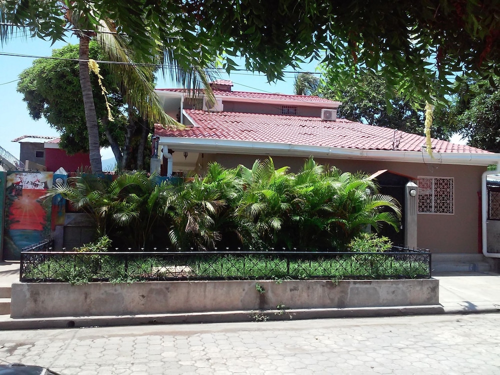 Granada Vacations - Guest House Casa de Oro - Property Image 6