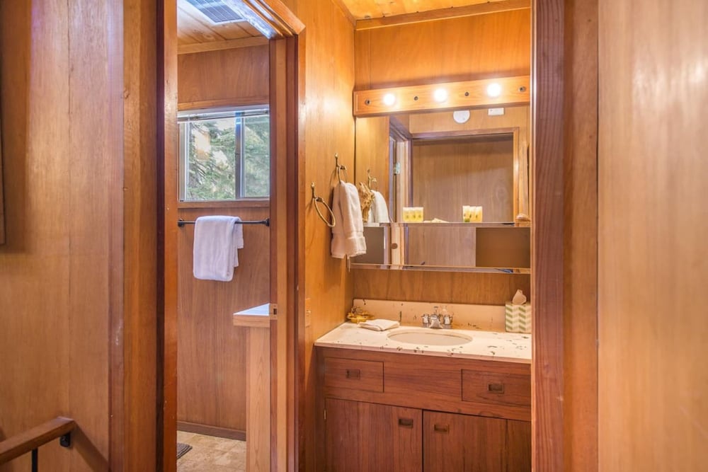 Mahogany by Avantstay Snowbird Cabin w Full Chamberlands Access