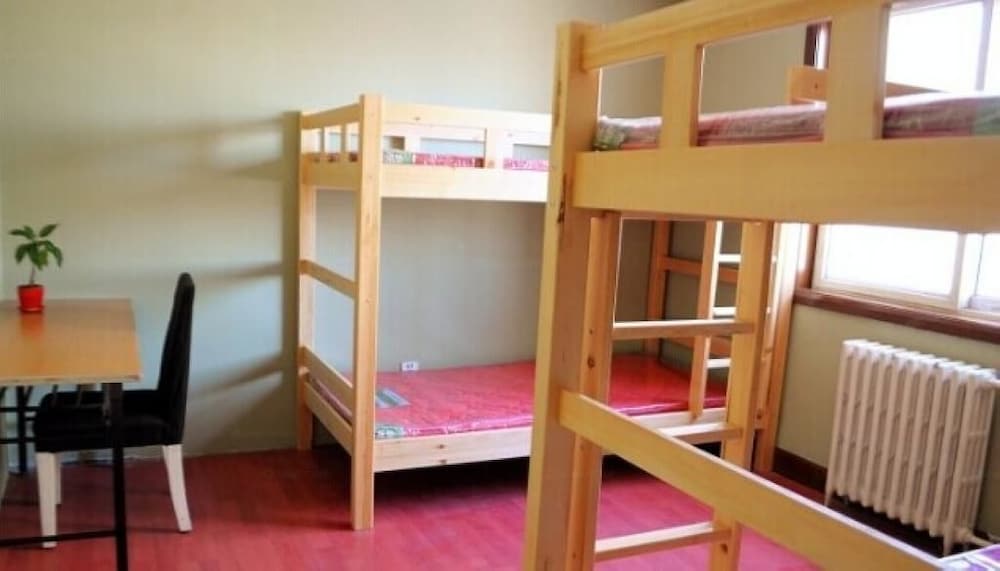 Leo Hostel