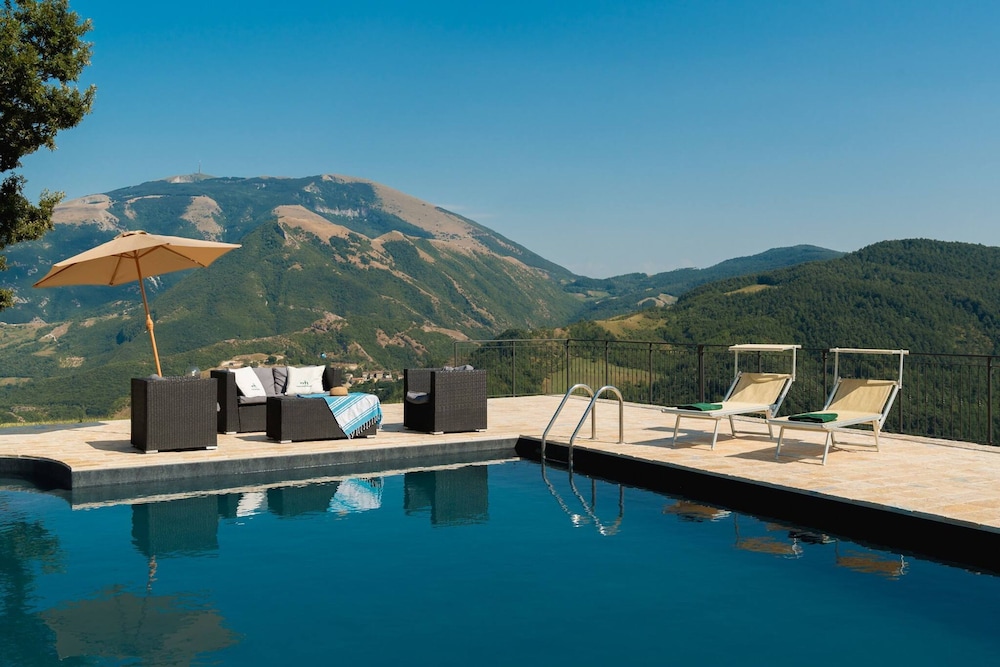Ca Quattrocchi 10 3 by Marche Holiday Villas