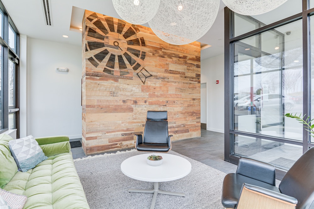 Modern Springfield Apartment ~ 7 Mi to Downtown!