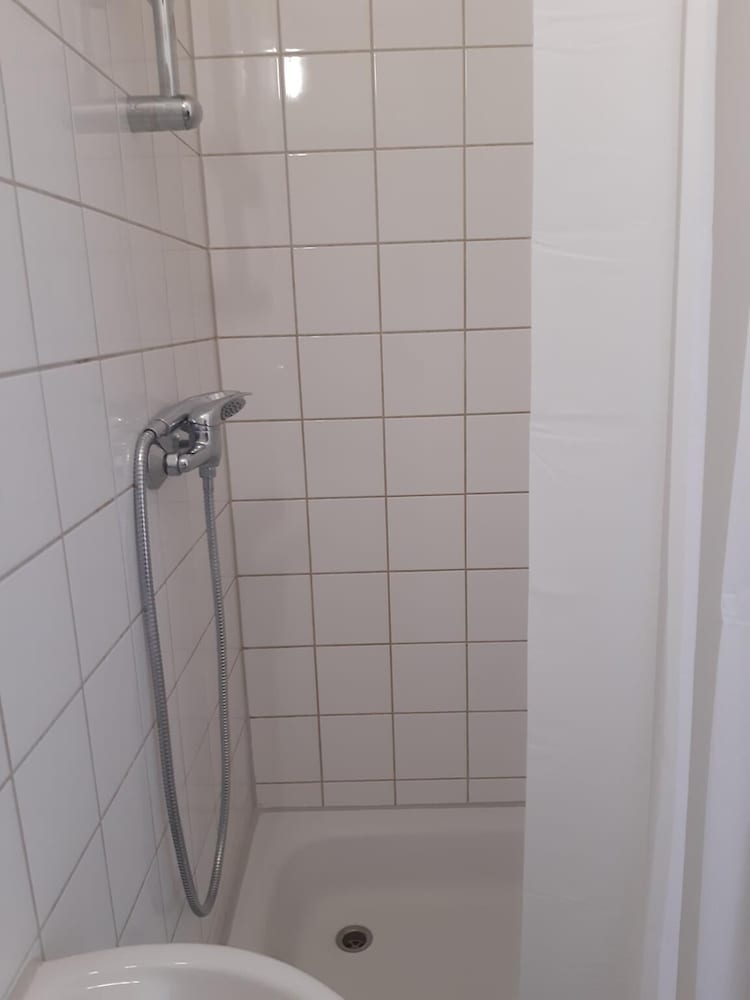 2-Rent Group Hostel Apartments SEN14