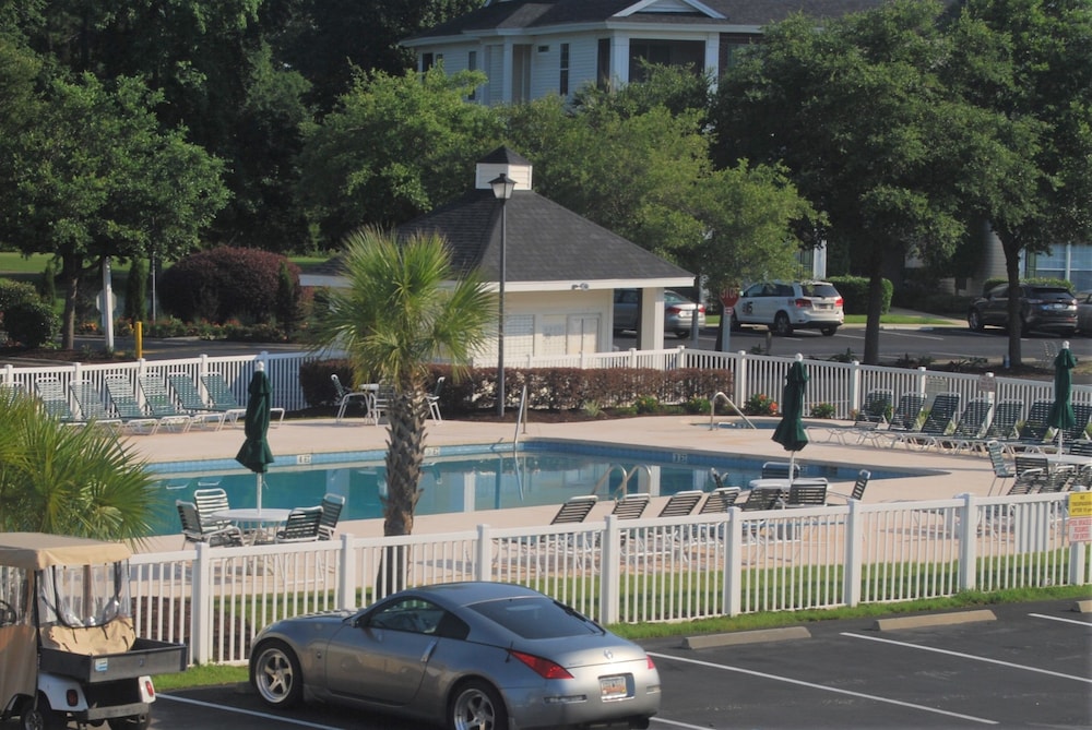 Fairways At Riveroaks 23d 3 Bedroom Condo by RedAwning