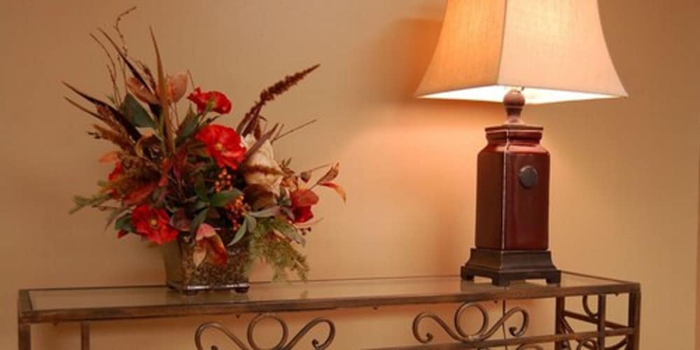 Brentwood Inn & Suites