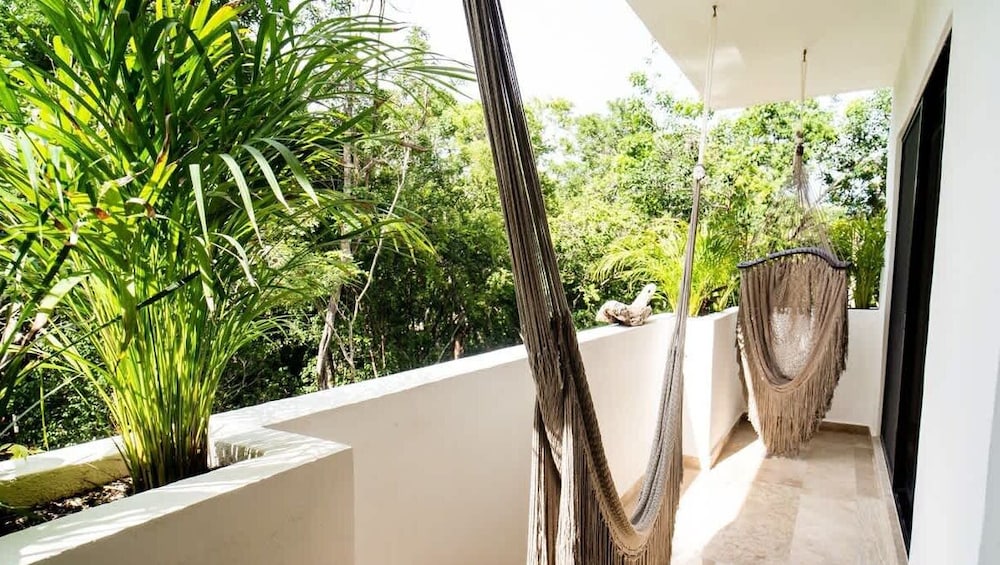 1 Br. Great Located Pool + Gym + Coworking
