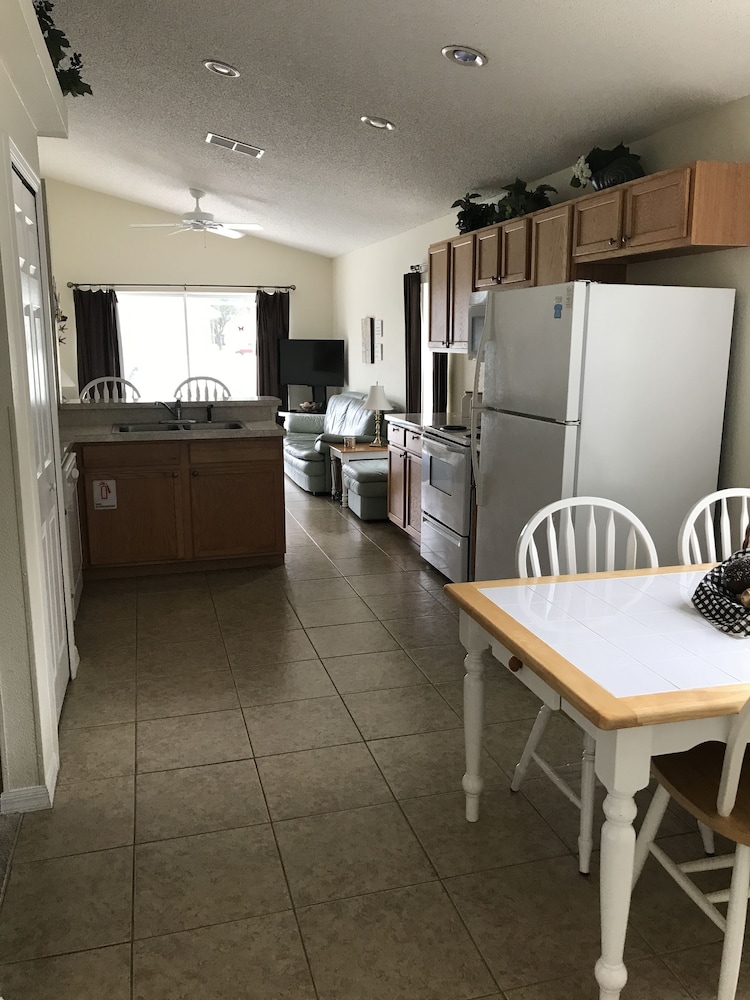Davenport Vacation Homes by Shine FM
