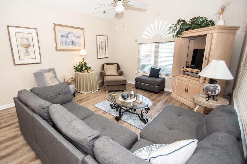 Canterbury Court 6 E 3 Bedroom Apts