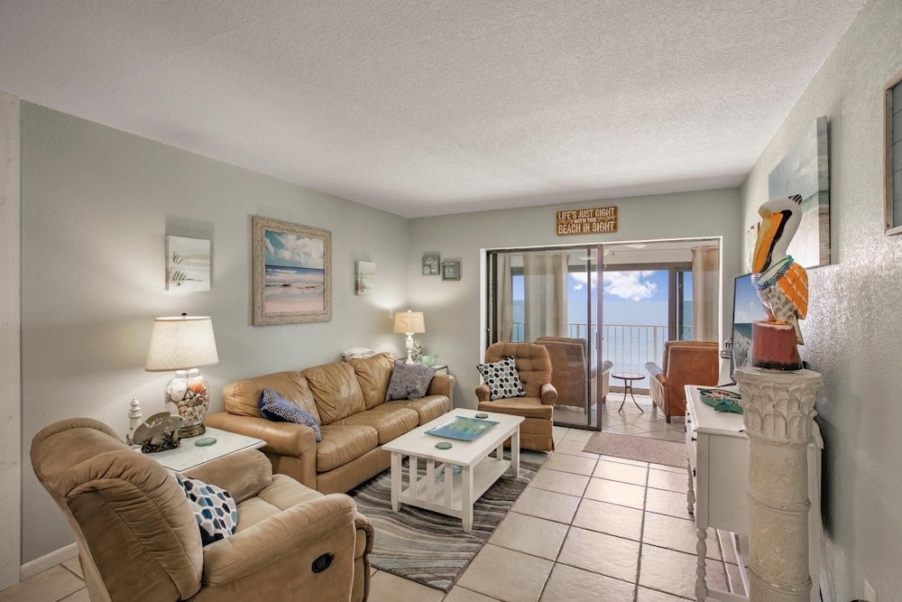 Beachfront Condo With Sunroom Outdoor Pool