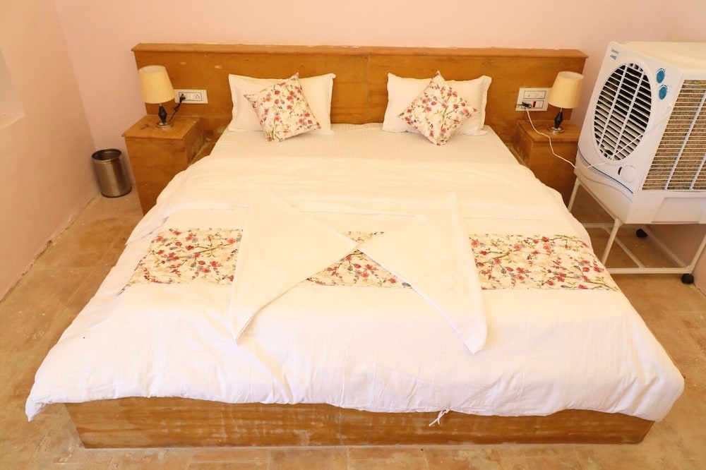 Sky Blue Desert Camp Jaisalmer view 3